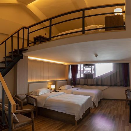 The Hump Hostel 驼峰客栈 Kunming Exterior foto