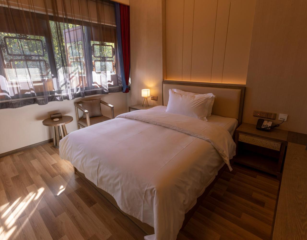 The Hump Hostel 驼峰客栈 Kunming Exterior foto